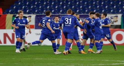 شالكه يحقق فوزه الأول منذ عام ويرافق لايبزيج للدور الثالث بكأس ألمانيا